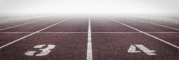 Amerikanische Chiropraktik in Köln – Leistung erhalten und steigern Laufstrecke mit den Zahlen drei und vier.