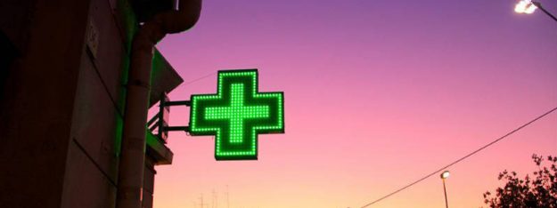 Friedemann Theill, Chiopraktik und Psychisches Wohlbefinden,gruenes Kreuz Ein grünes Apothekerkreuz.